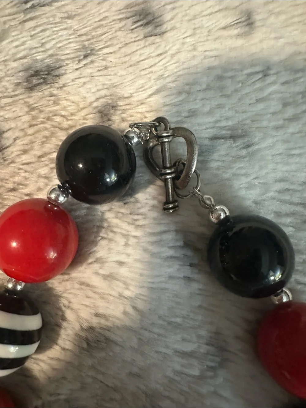 Girl's Red and Black Bow Bead Necklace - Brand Unspecified